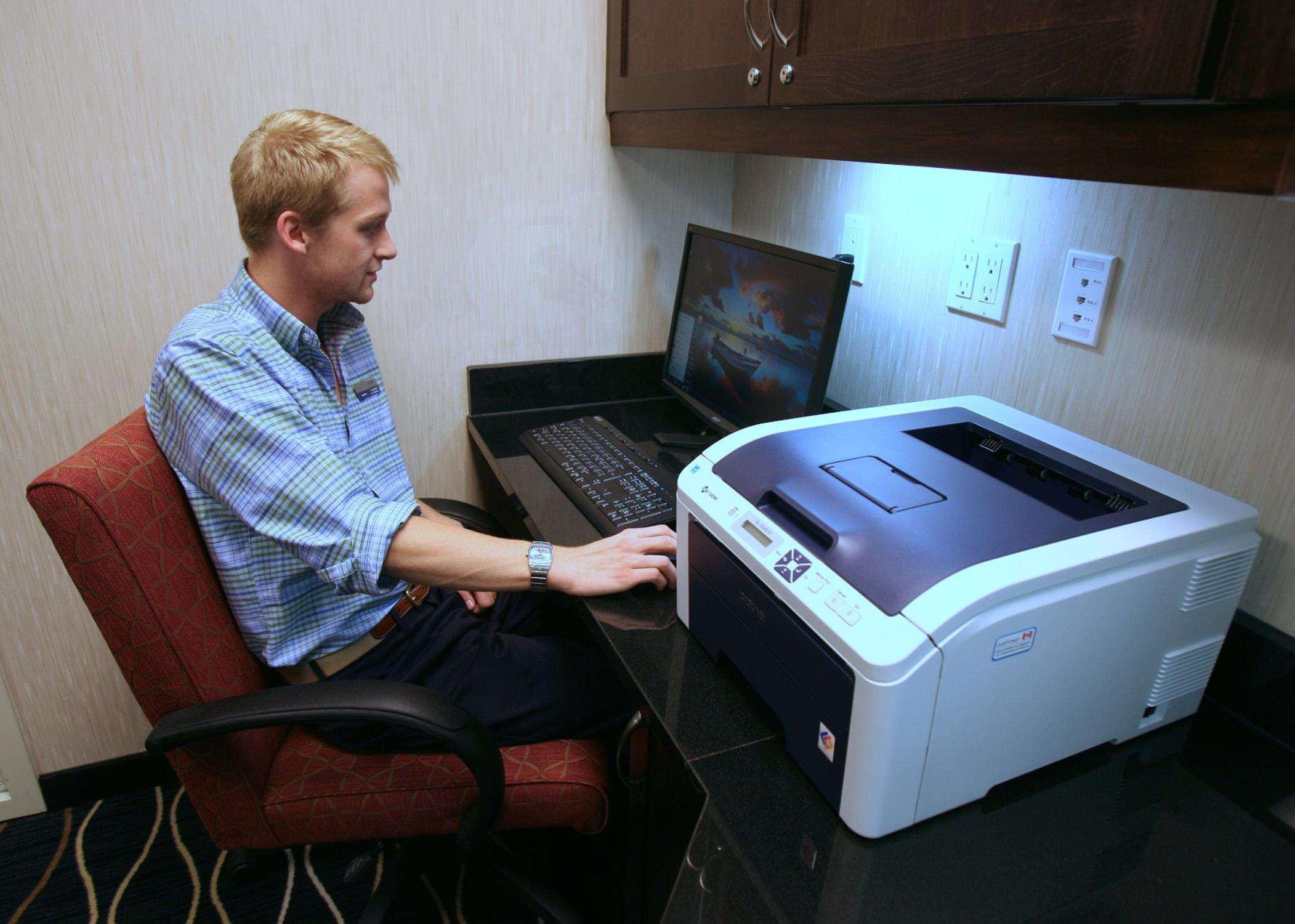 Hampton Inn & Suites Red Deer Penhold Facilități foto