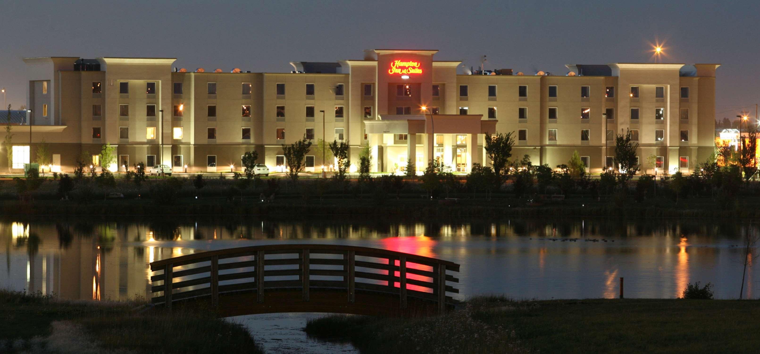 Hampton Inn & Suites Red Deer Penhold Exterior foto