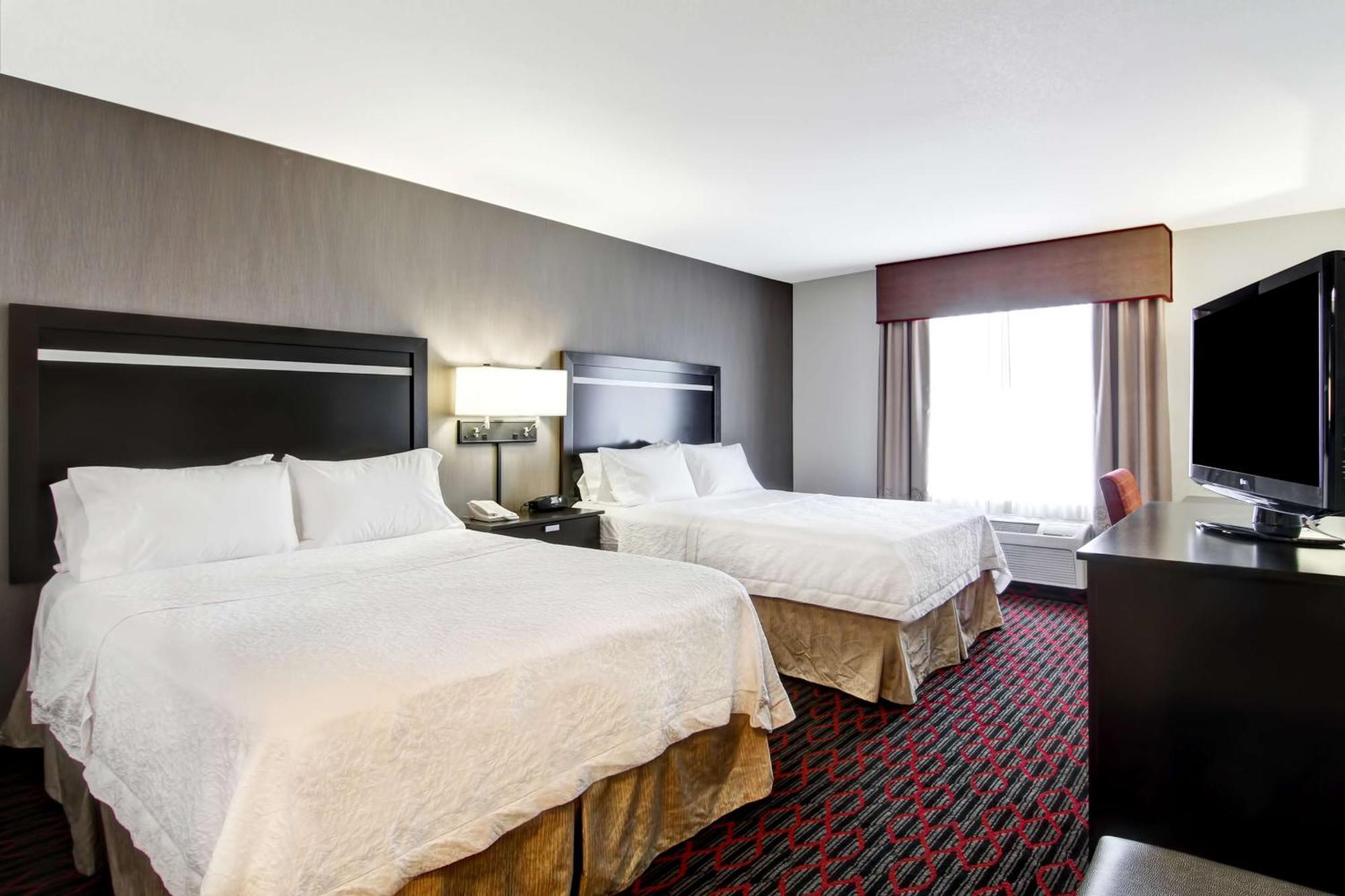 Hampton Inn & Suites Red Deer Penhold Exterior foto